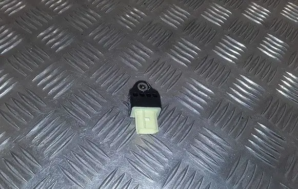 Toyota Prius (XW30) Airbag deployment crash/impact sensor 8983175010
