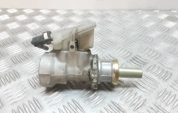 Ford Focus Master brake cylinder