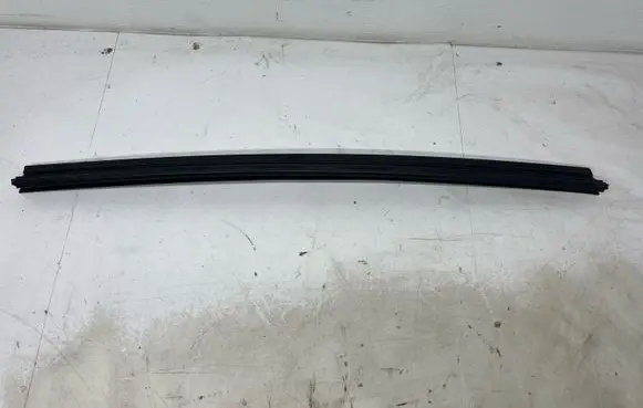 Peugeot 3008 II Rubber seal rear door window/glass 9811562580