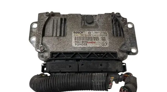 Peugeot 107 Engine control unit/module 896610H370 0261S08723