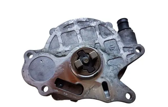 Volkswagen PASSAT CC Vacuum pump 03L145100F 03L145100