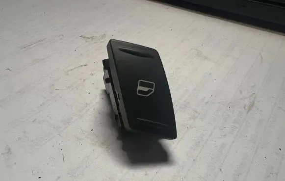 Skoda Octavia Mk2 (1Z) Electric window control switch 668092 1Z0959856