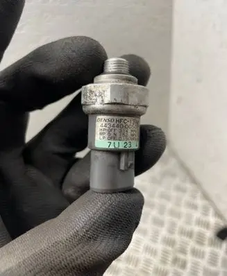 Toyota Avensis T220 Air conditioning (A/C) pressure sensor 4434400050