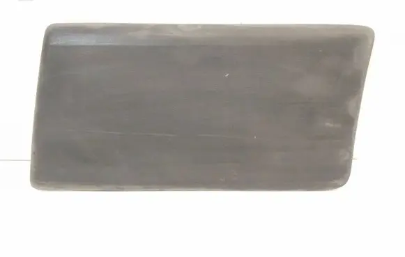 Rear fender molding trim