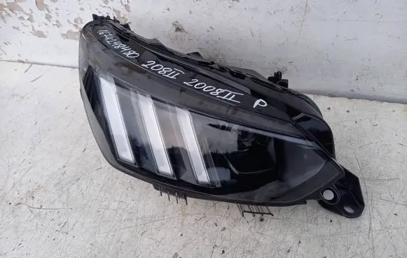 Peugeot 208 II Headlight/headlamp 1674248480