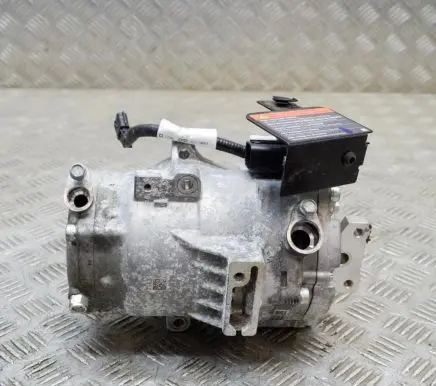 Nissan Leaf II (ZE1) Air conditioning (A/C) compressor (pump) 926005SA00 00000700