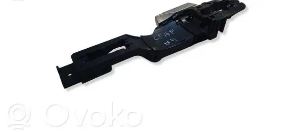 Nissan Leaf II (ZE1) Rear door exterior handle/bracket