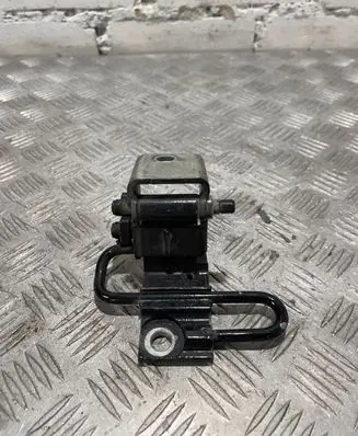 Audi Q7 4L Rear door lower hinge 4L0833412