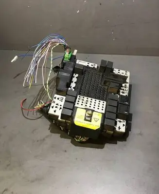 Volvo XC90 Fuse module 08696035 000002464720