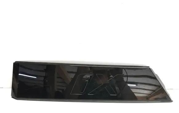 Rear fender molding trim