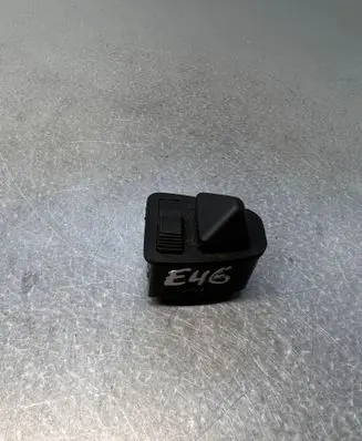 Wing mirror switch