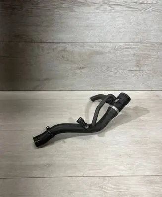 Engine coolant pipe/hose