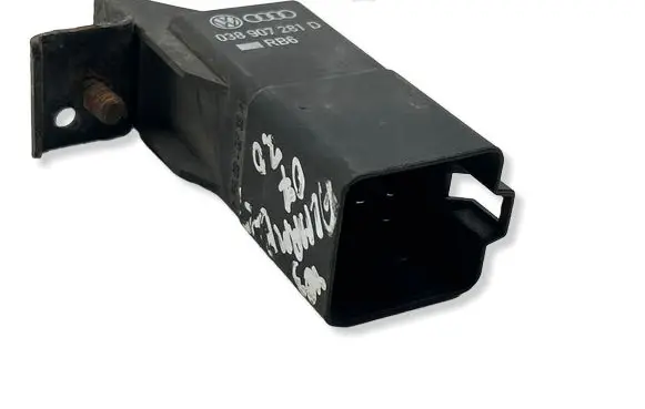 Seat Alhambra (Mk1) Glow plug pre-heat relay 0281003038