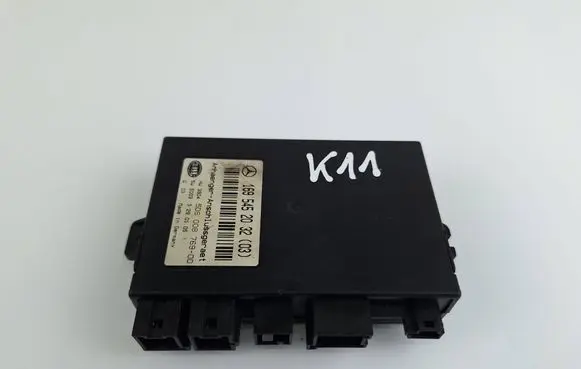 Mercedes-Benz B W245 Air suspension control unit module (rear) 1695452032 A1695452032