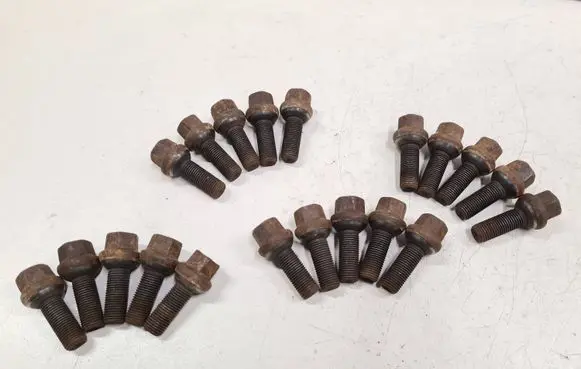 Mercedes-Benz Vito Viano W638 Nuts/bolts 
