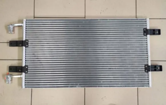 Renault Trafic II (X83) A/C cooling radiator (condenser) BEHR8FC351303591