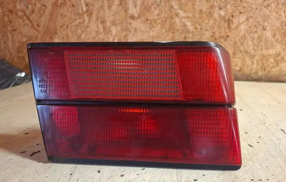 BMW 5 E34 Tailgate rear/tail lights 8769R23 TR22D0T SAER87