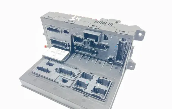 Mercedes-Benz E W211 SAM control unit 2115453901