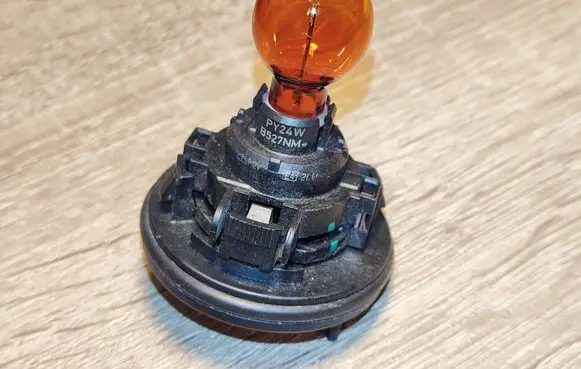 BMW M3 F80 Headlight/headlamp bulb 9905468 07119905468 7182521