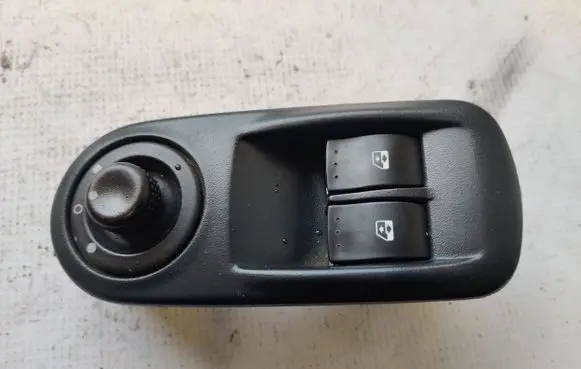 Renault Trafic I Electric window control switch 8200011867 9116523 29181