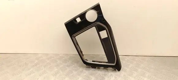 Peugeot 5008 II Other center console (tunnel) element 98201669ZD
