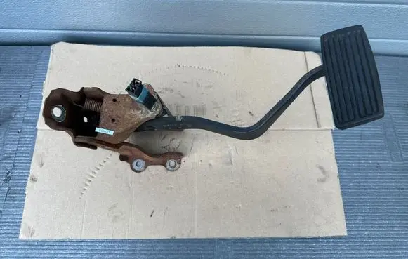 Nissan Patrol Y61 Brake pedal 46501VB015