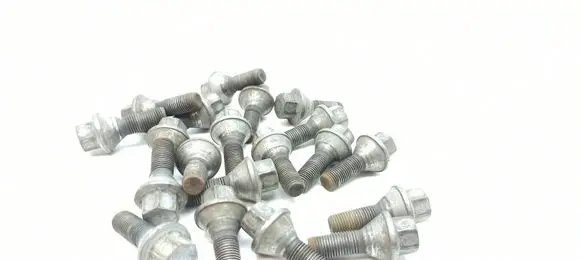 Nissan Primastar Nuts/bolts 