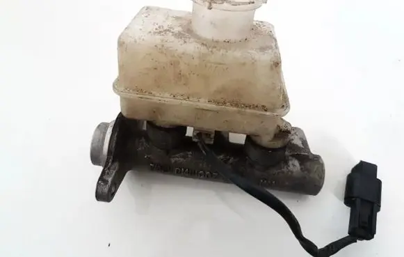 Hyundai Lantra I Master brake cylinder bm111007