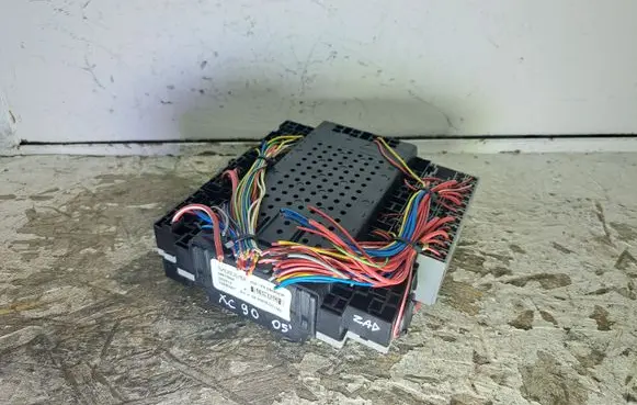 Volvo XC90 Fuse module 08679899 02W472 08696098
