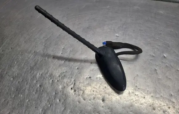 Hyundai ix35 Aerial GPS antenna 962102Y300