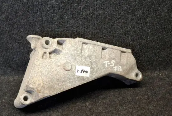 Volkswagen Transporter - Caravelle T5 Engine mounting bracket 03L199207B