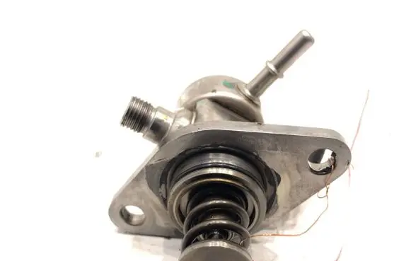 Peugeot 308 Fuel injection high pressure pump 9807550080