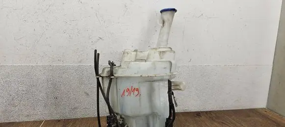 KIA Ceed Windshield washer fluid reservoir/tank 98610A2000