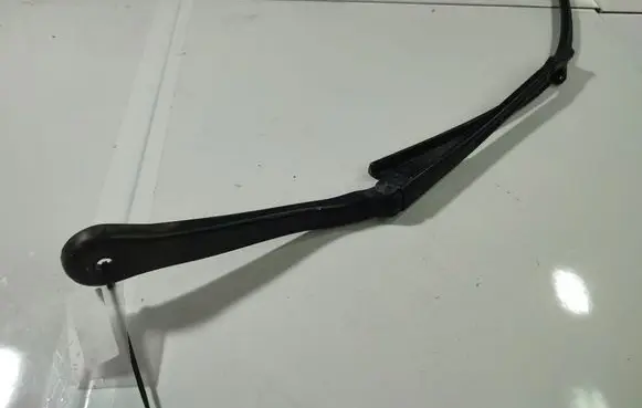 BMW 3 E90 E91 Front wiper blade arm 