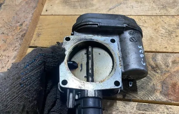Mercedes-Benz ML W163 Throttle valve A1121410025 1121410025