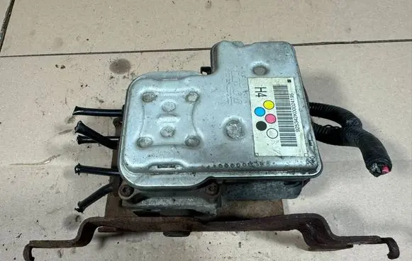 Chevrolet TrailBlazer ABS Pump 13567138