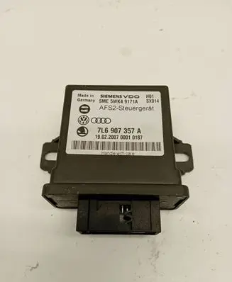 Volkswagen Touareg I Light module LCM 7L6907357A 5WK49171A