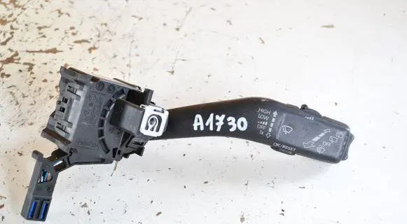 Volkswagen Tiguan Wiper control stalk 1K0953519J 01203516 20351672016772
