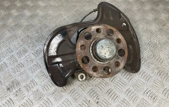 Mercedes-Benz SLK R172 Front wheel hub