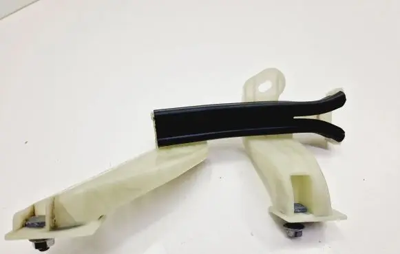 Peugeot 2008 II Rear door windshield rail 9820820780