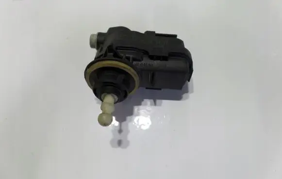 Renault Laguna II Headlight level adjustment motor 8200402521
