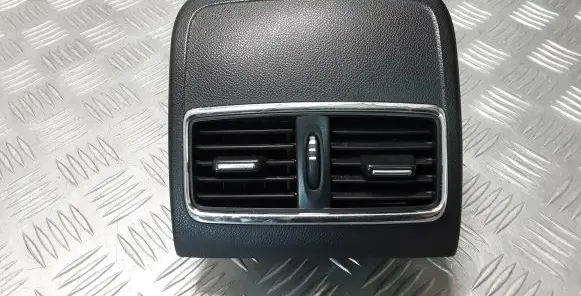 Rear air vent grill