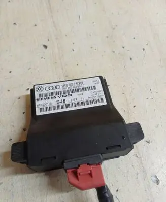 Volkswagen Touran I Gateway control module 1K0907530L 5WK50011B 1K0907951
