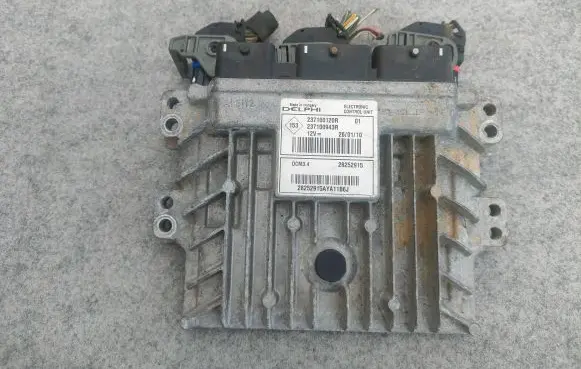 Renault Megane III Engine control unit/module 237100943R 28252915 237100120R