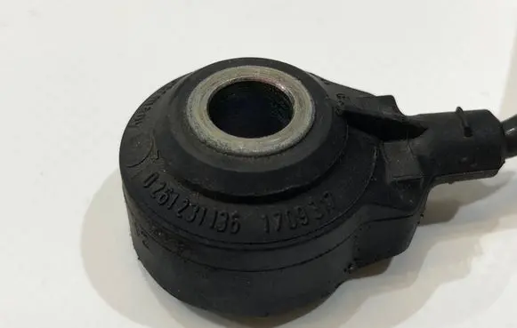 BMW 7 E65 E66 Detonation knock sensor 