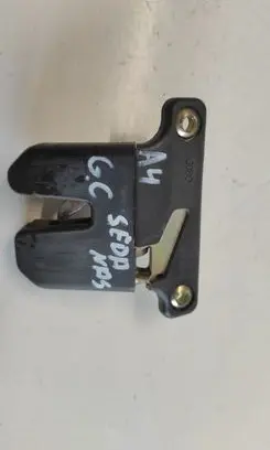 Audi A4 S4 B5 8D Tailgate/trunk/boot lock/catch/latch 8D5827505