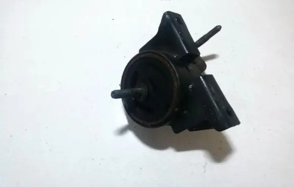 Nissan Primera Engine mount bracket