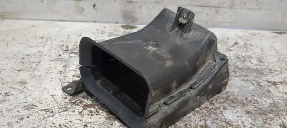 BMW 5 E60 E61 Air intake duct part 7039131