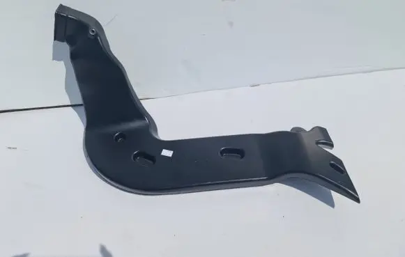 Volkswagen Polo VI Intake resonator 