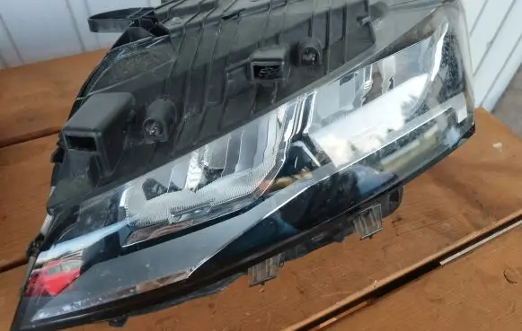 Peugeot 308 Headlight/headlamp